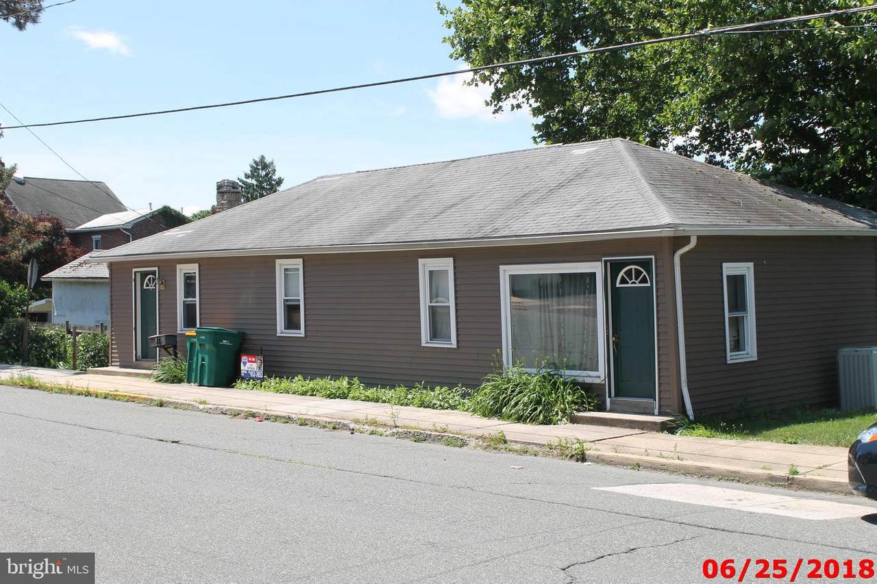 343 Dotts Street - Photo 1