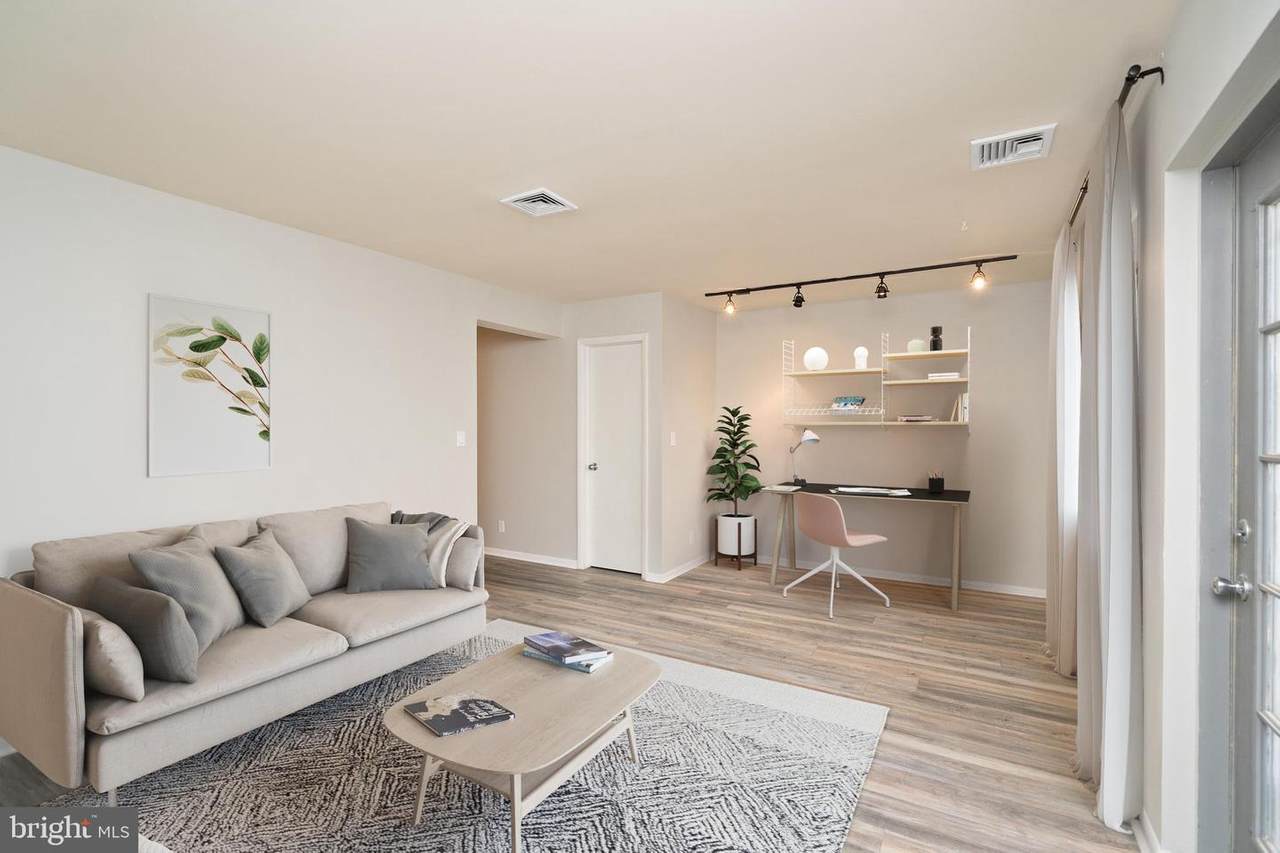 628 11TH Street - Photo 1