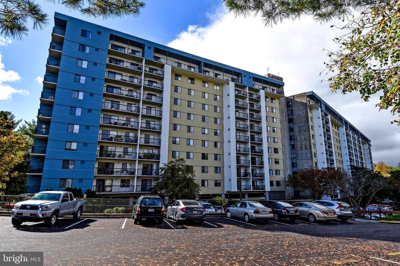 3800 Powell Lane - Photo 1