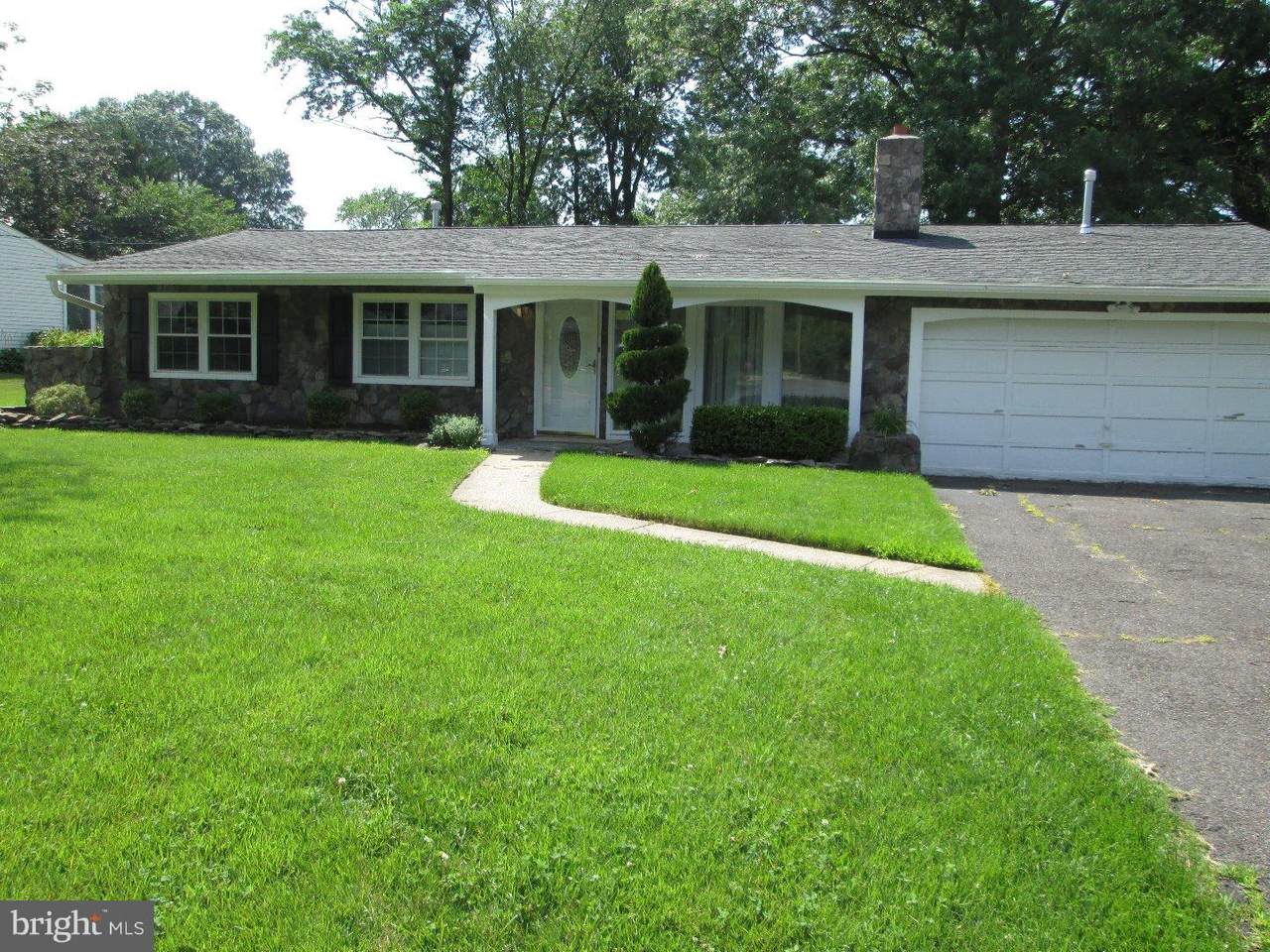 335 Cherry Hill Boulevard - Photo 1