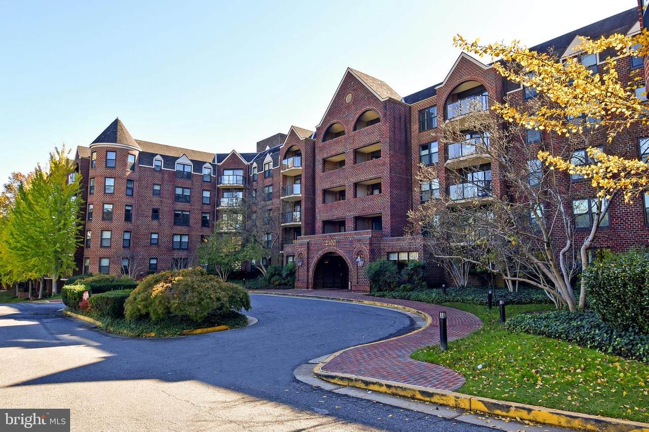 2100 Lee Highway - Photo 1