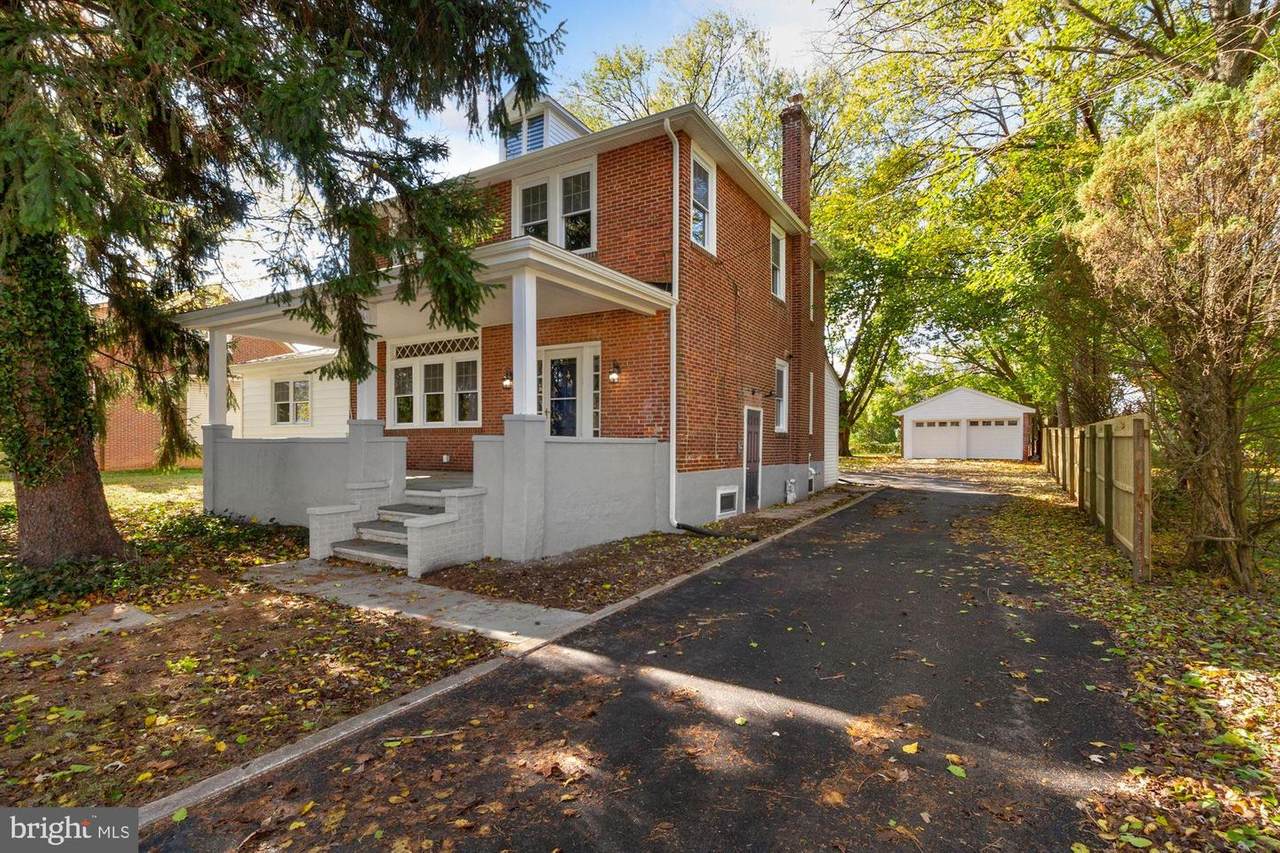 211 Crooked Lane - Photo 1