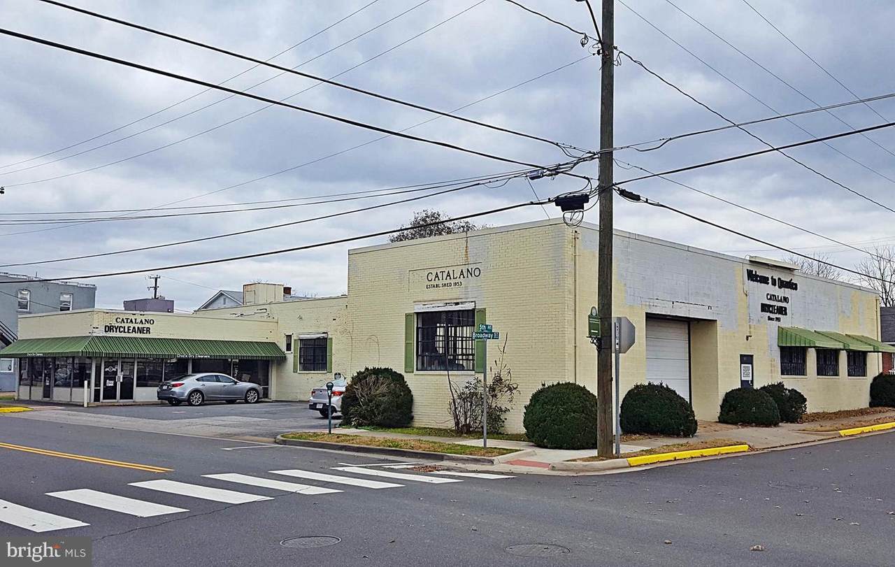 516 Broadway Street - Photo 1