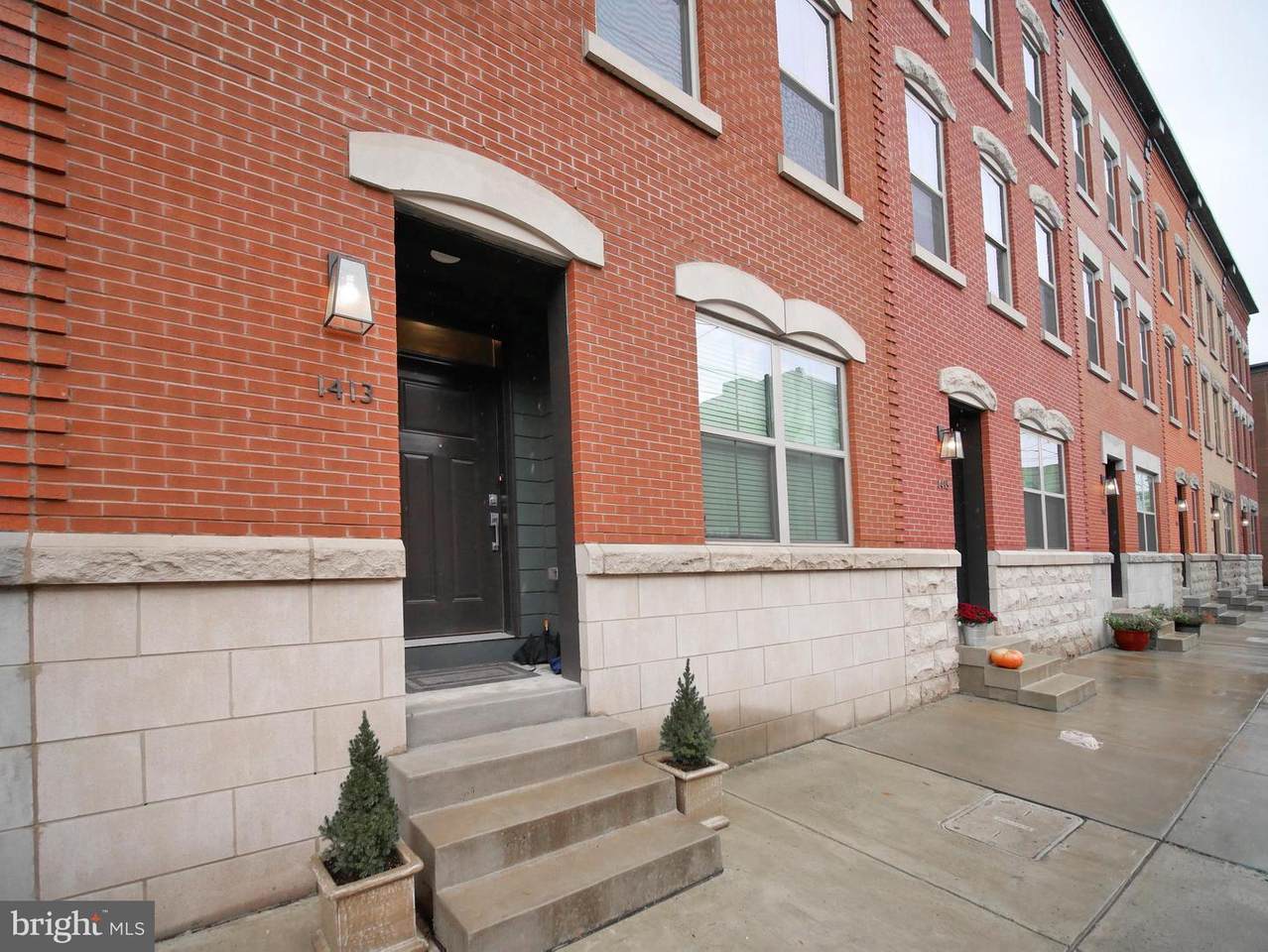 1413 5TH Street - Photo 1