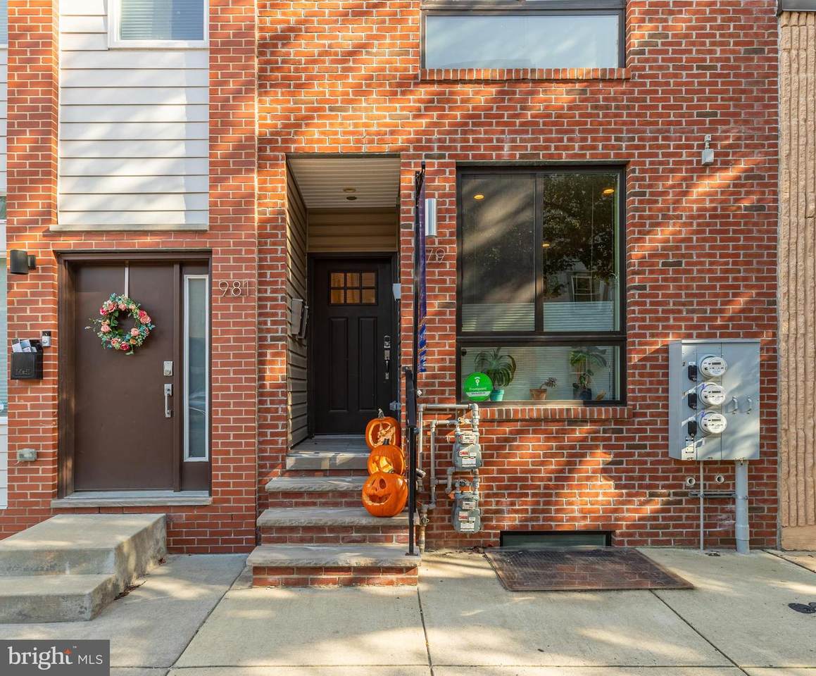 979 Marshall Street - Photo 1