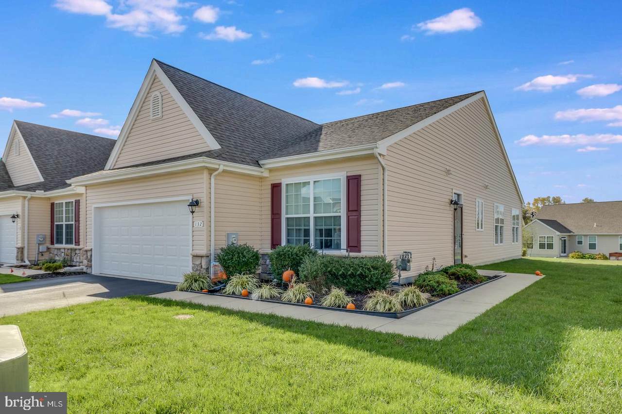 132 Larkspur Lane - Photo 1
