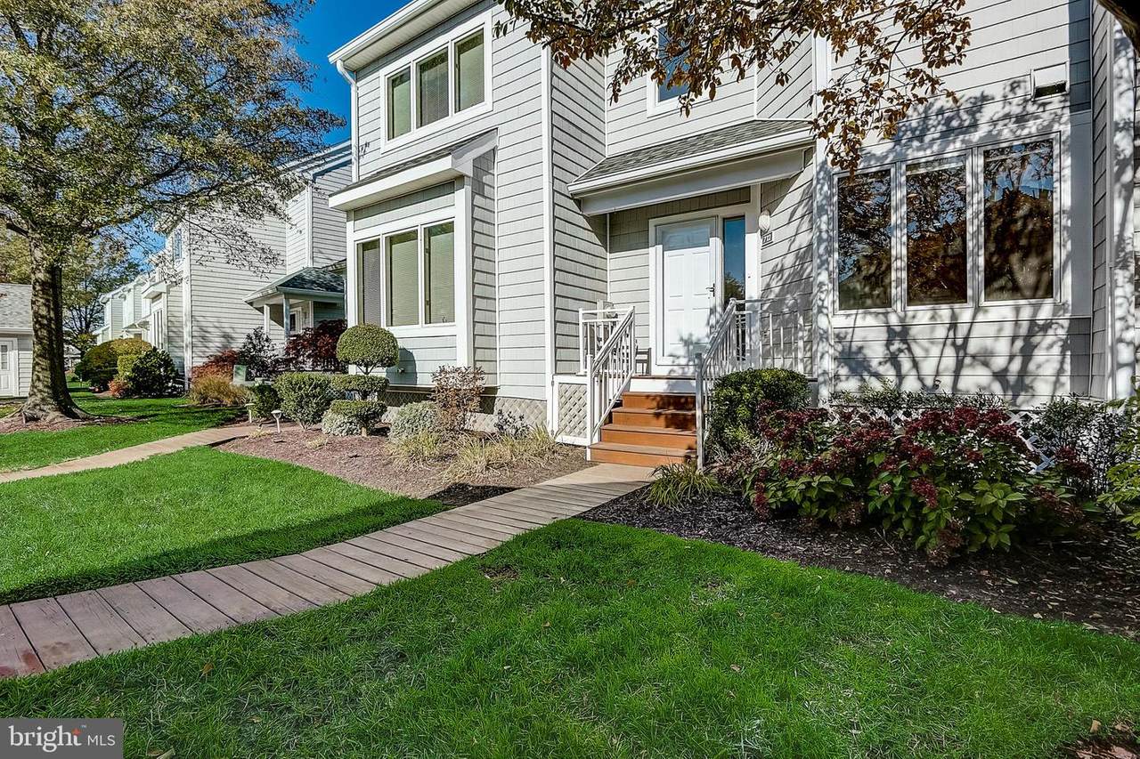 712 Oyster Cove Drive - Photo 1