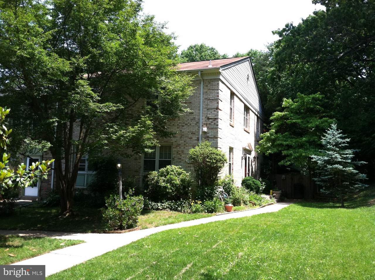 5825 Robins Nest Lane - Photo 1