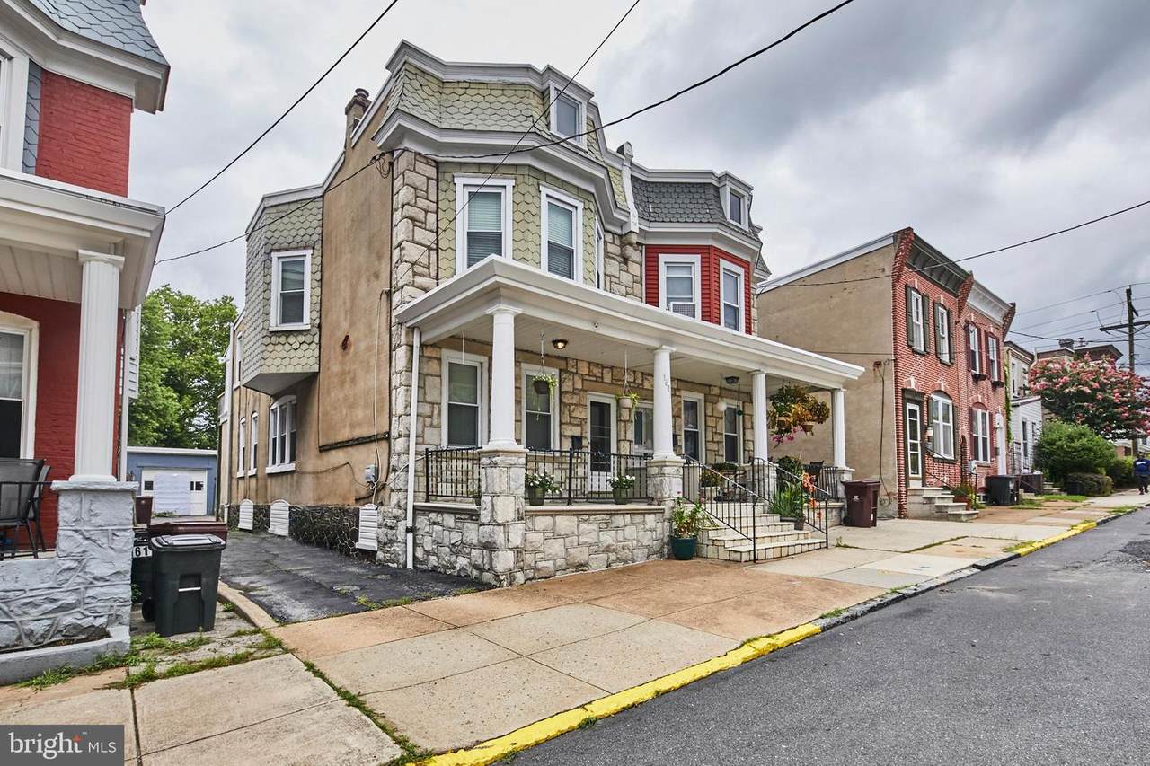 1607 9TH Street - Photo 1