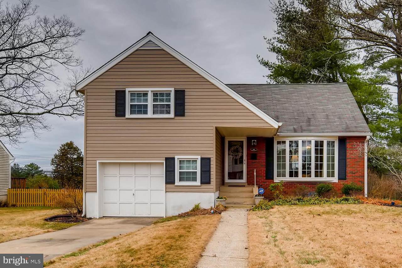 104 Warwick Drive - Photo 1