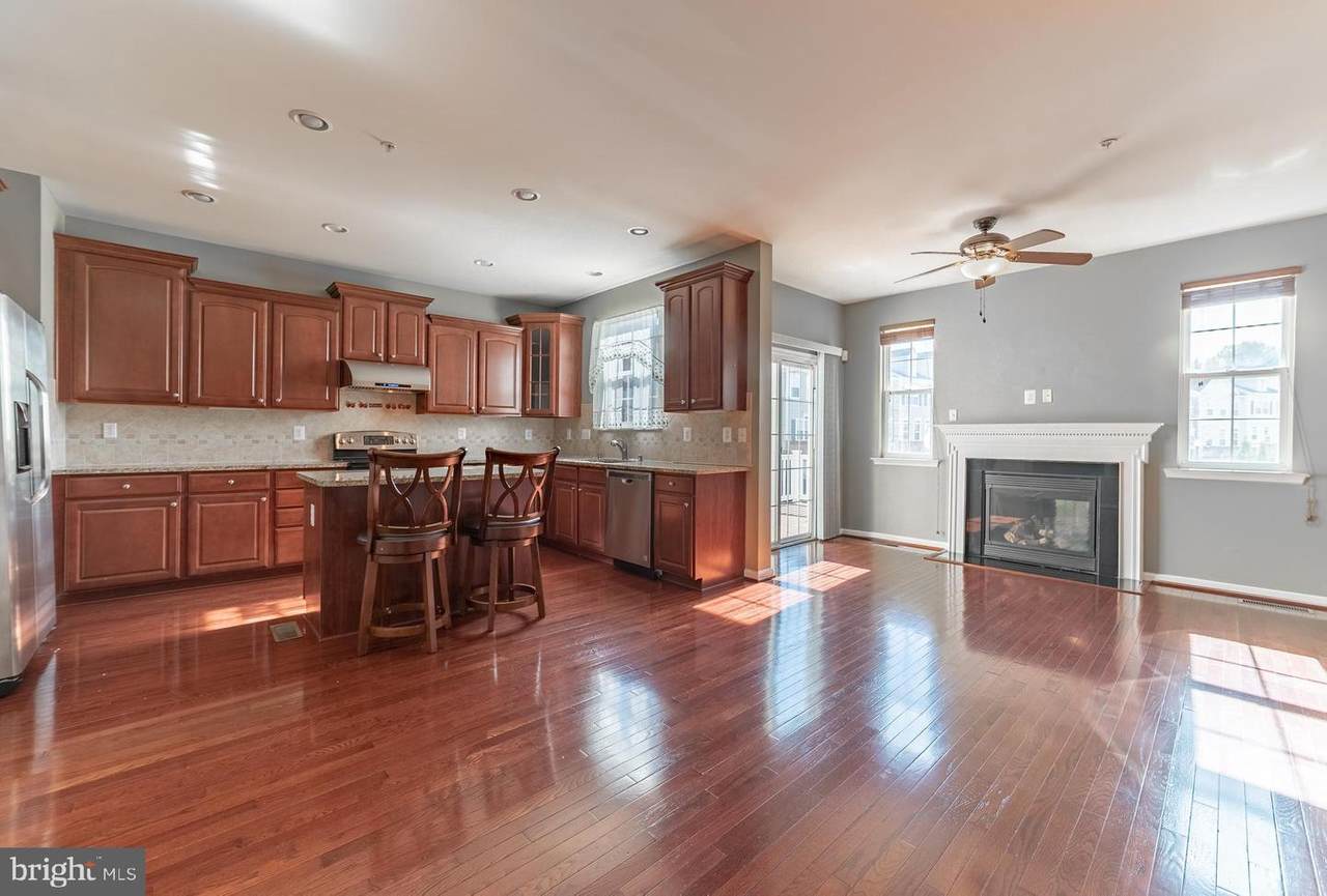 947 Indigo Bunting Lane - Photo 1