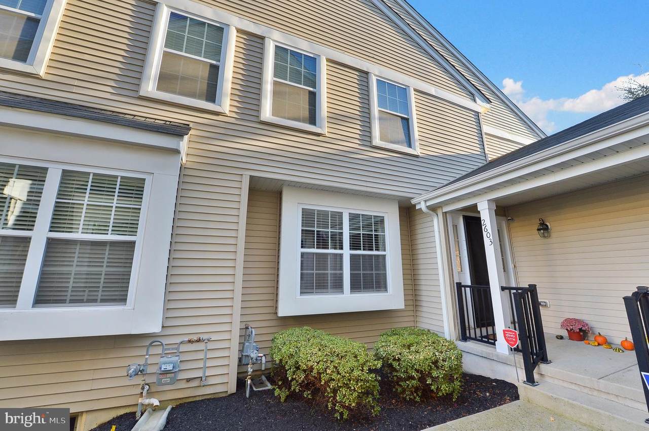 2603 Lexington Mews - Photo 1