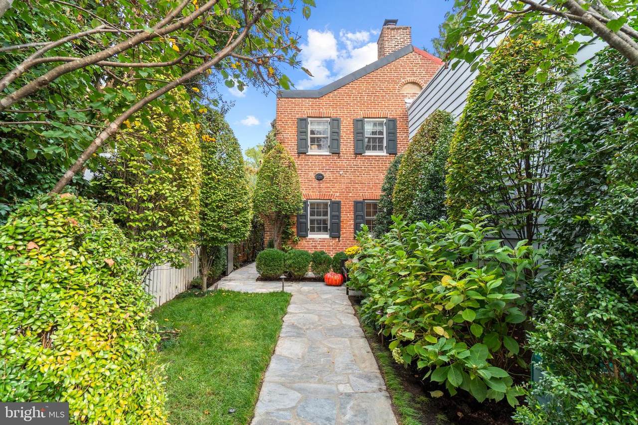 1525 34TH Street - Photo 1