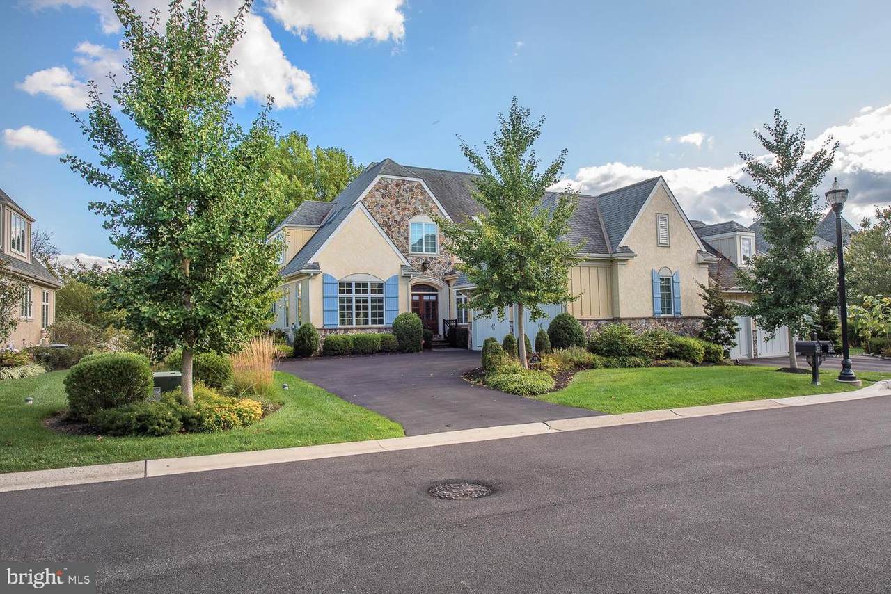 104 Green Lane - Photo 1