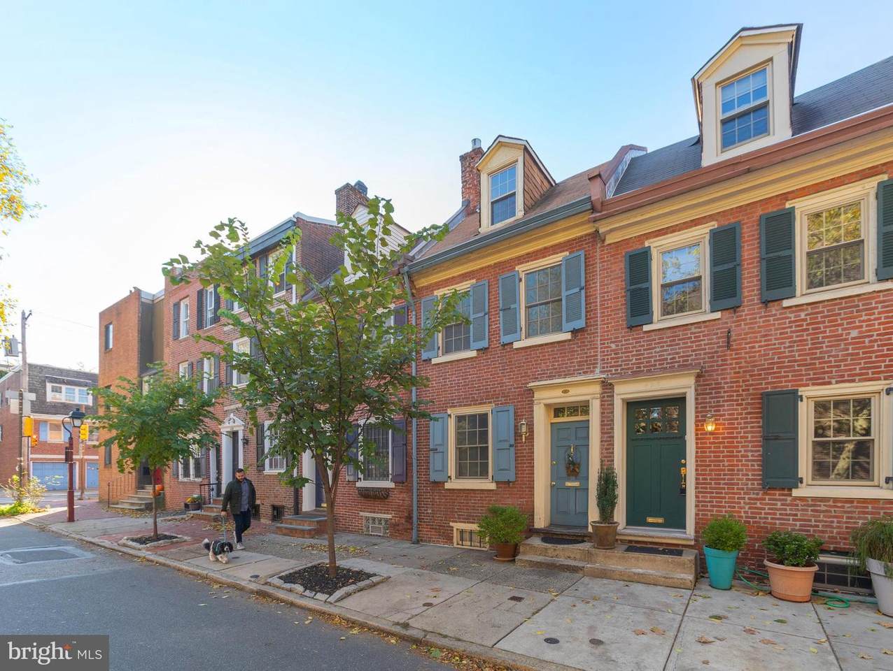 422 7TH Street - Photo 1