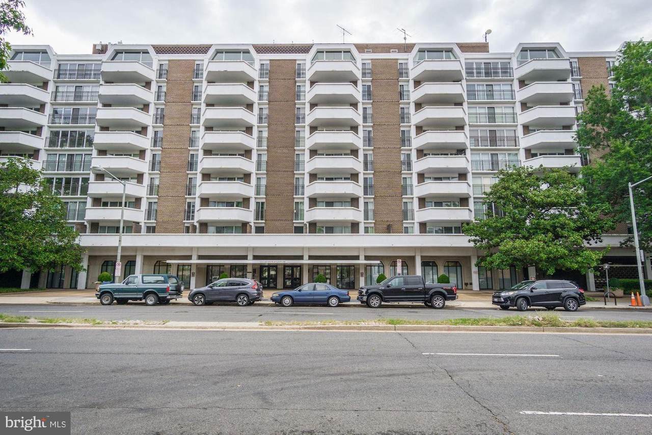 700 7TH Street - Photo 1