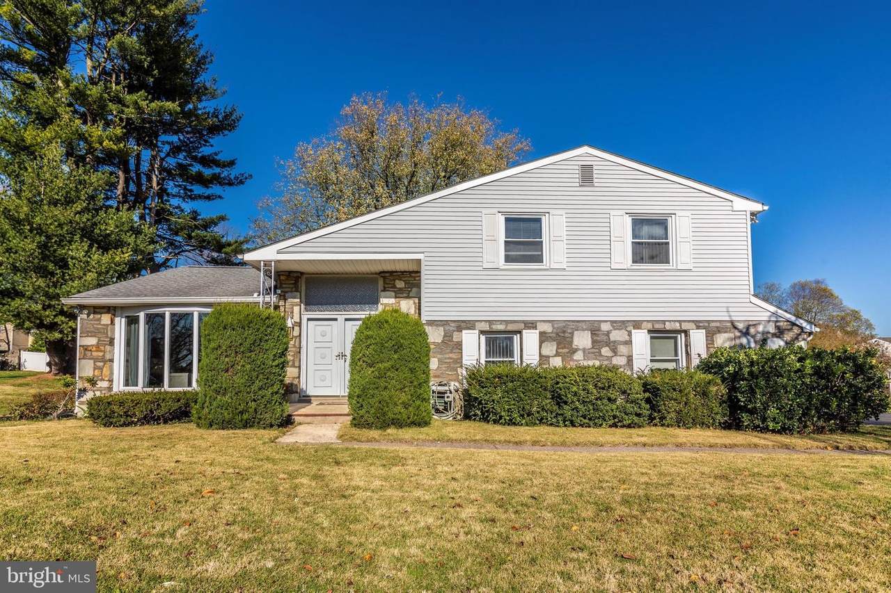 1037 Warfield Lane - Photo 1