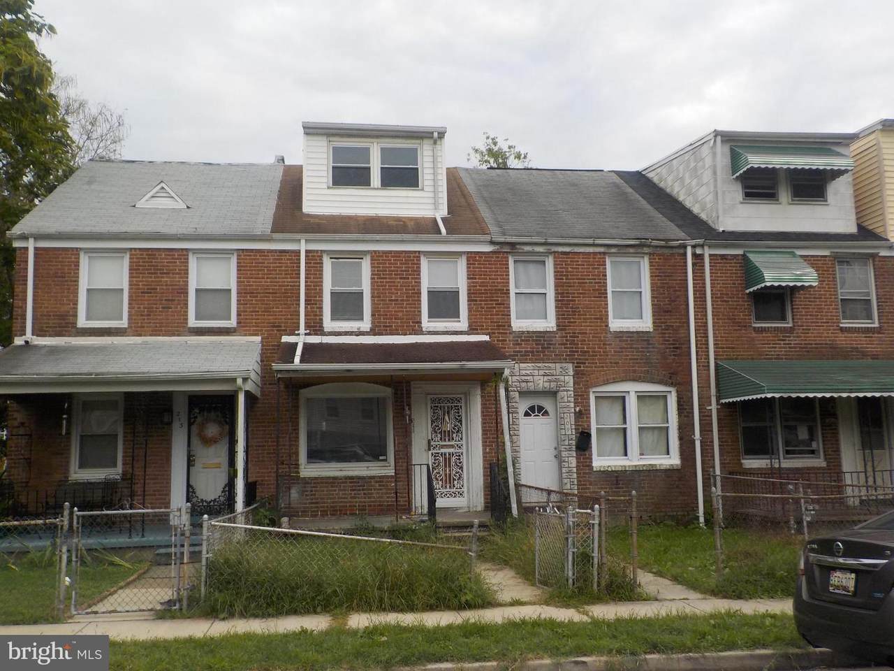 211 Chestnut Street - Photo 1