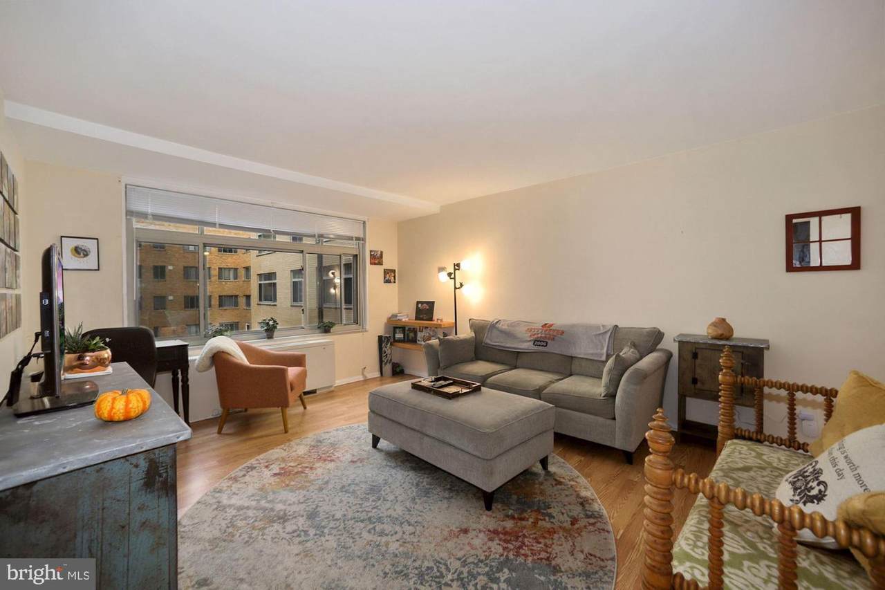 2401 H Street - Photo 1