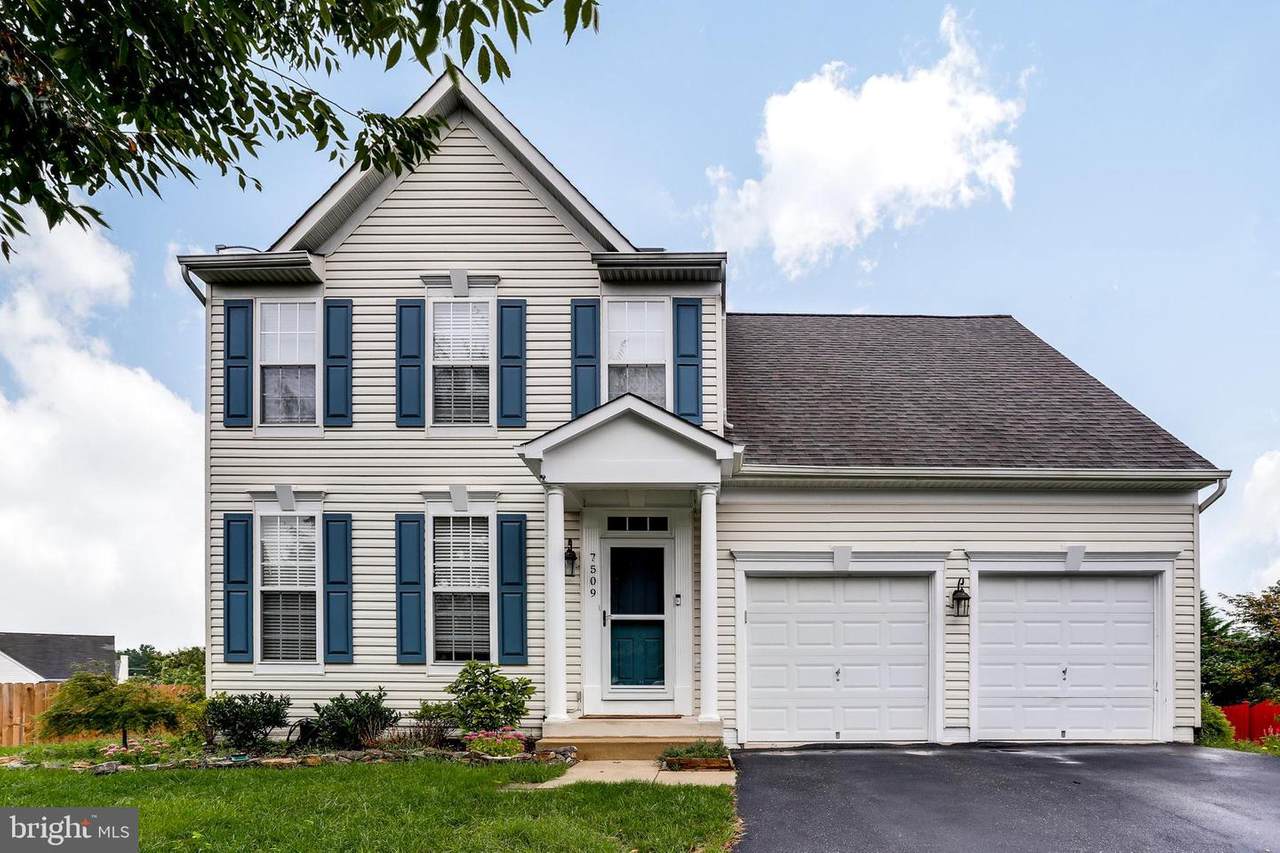 7509 Farm Pond Court - Photo 1