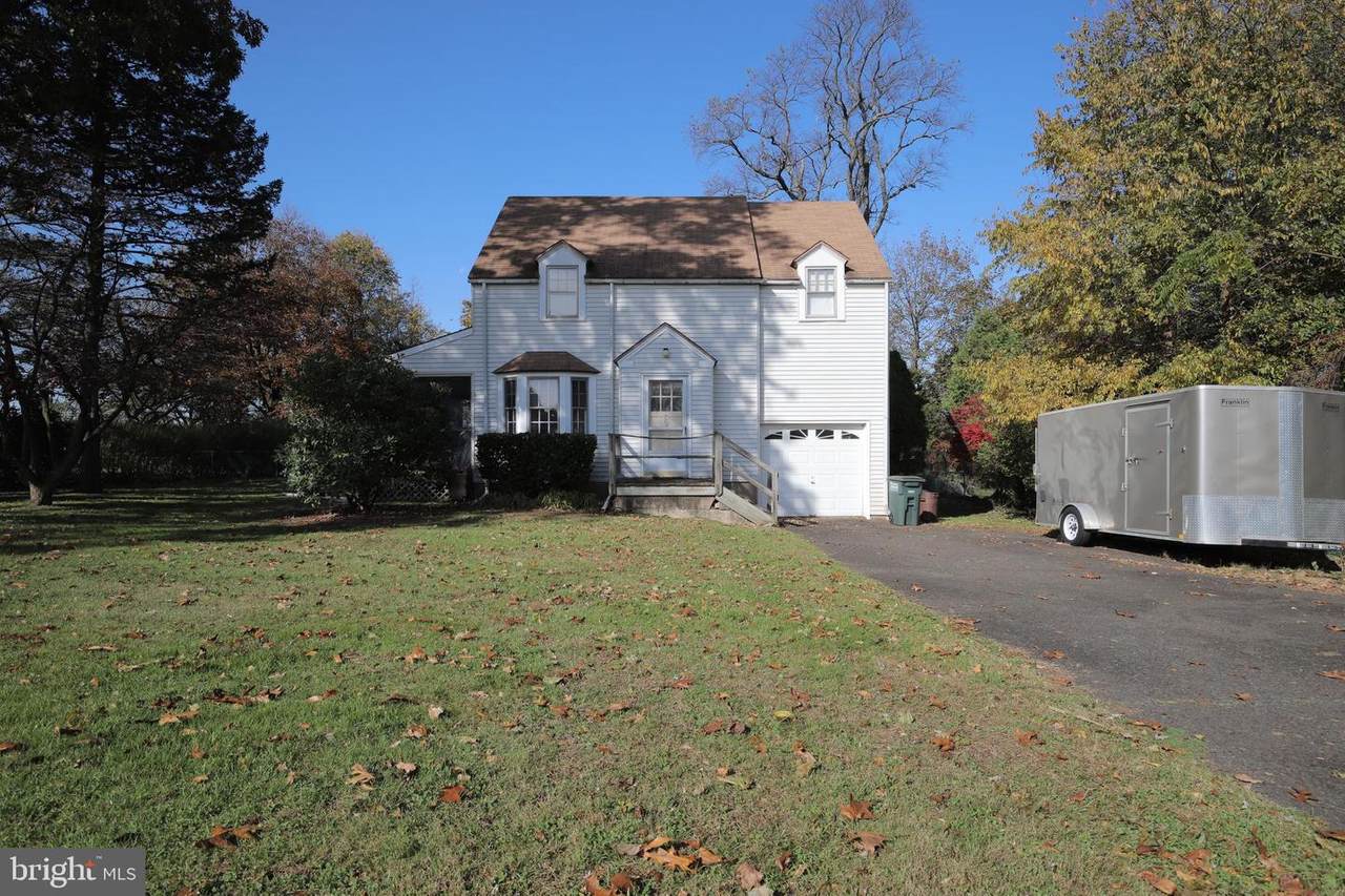 704 Fairview Avenue - Photo 1