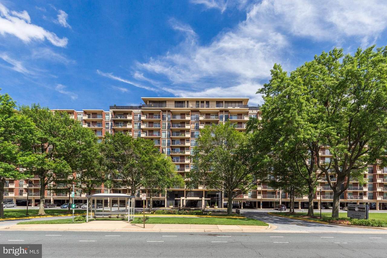 1300 Army Navy Drive - Photo 1