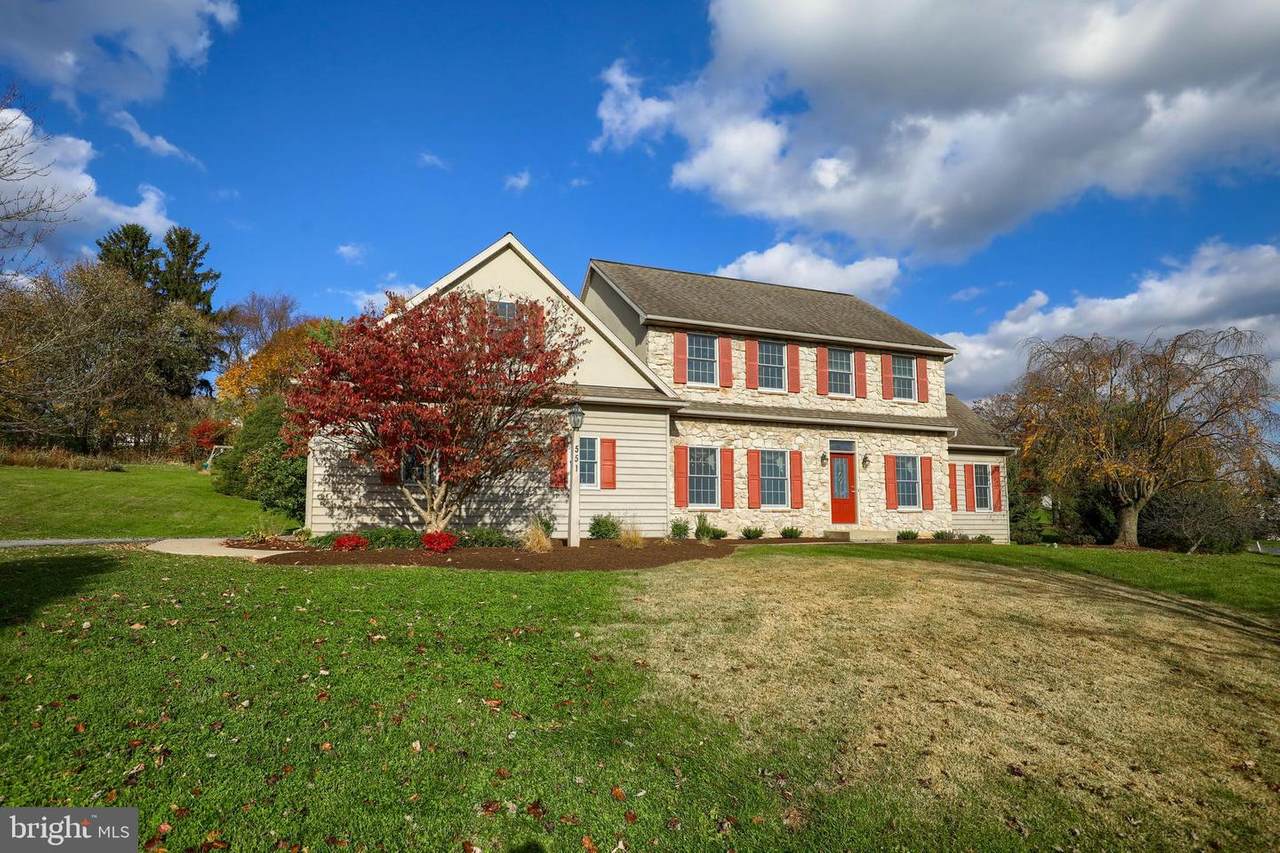551 Woods Drive - Photo 1