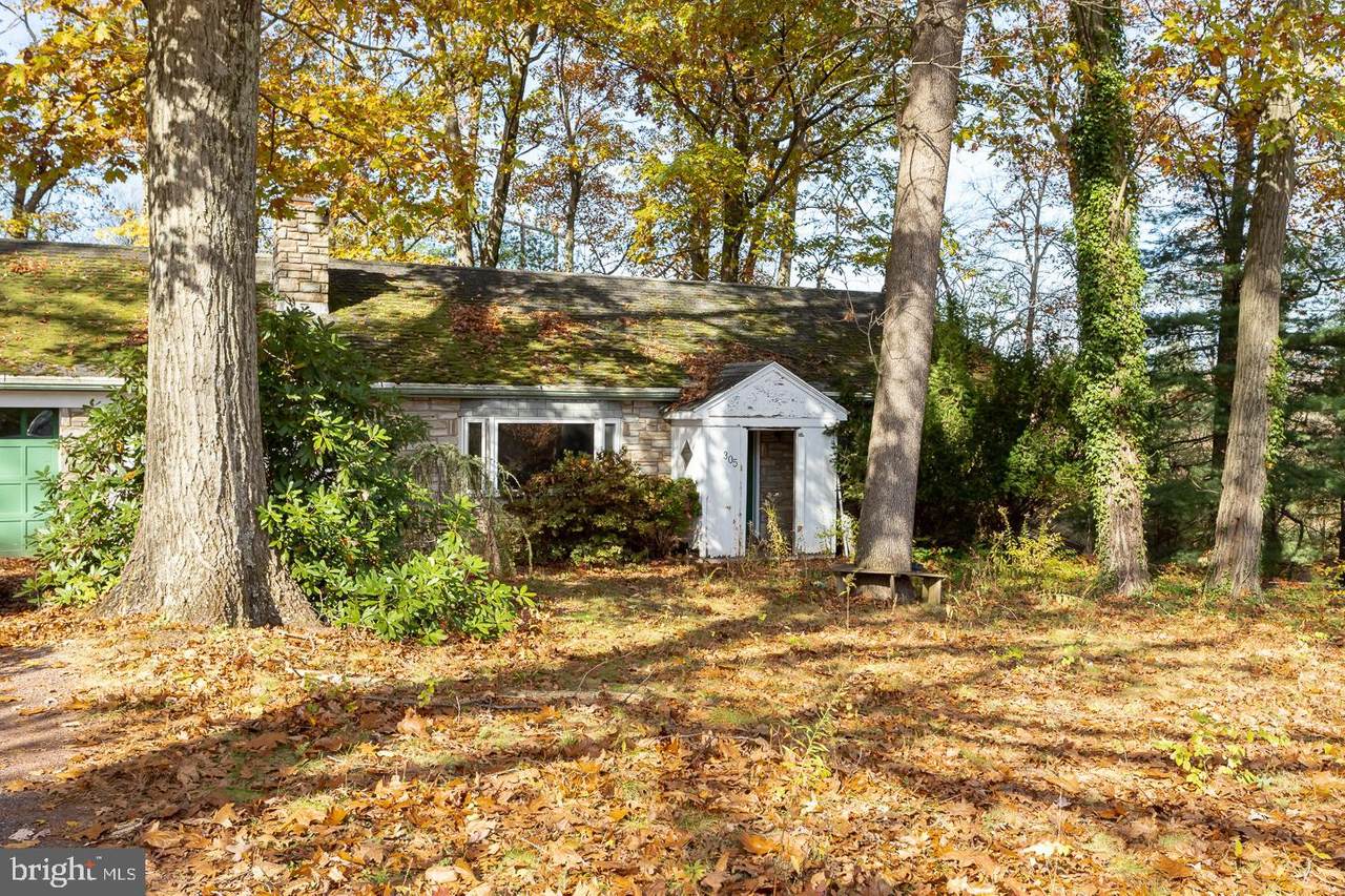 305 Greenwood Avenue - Photo 1
