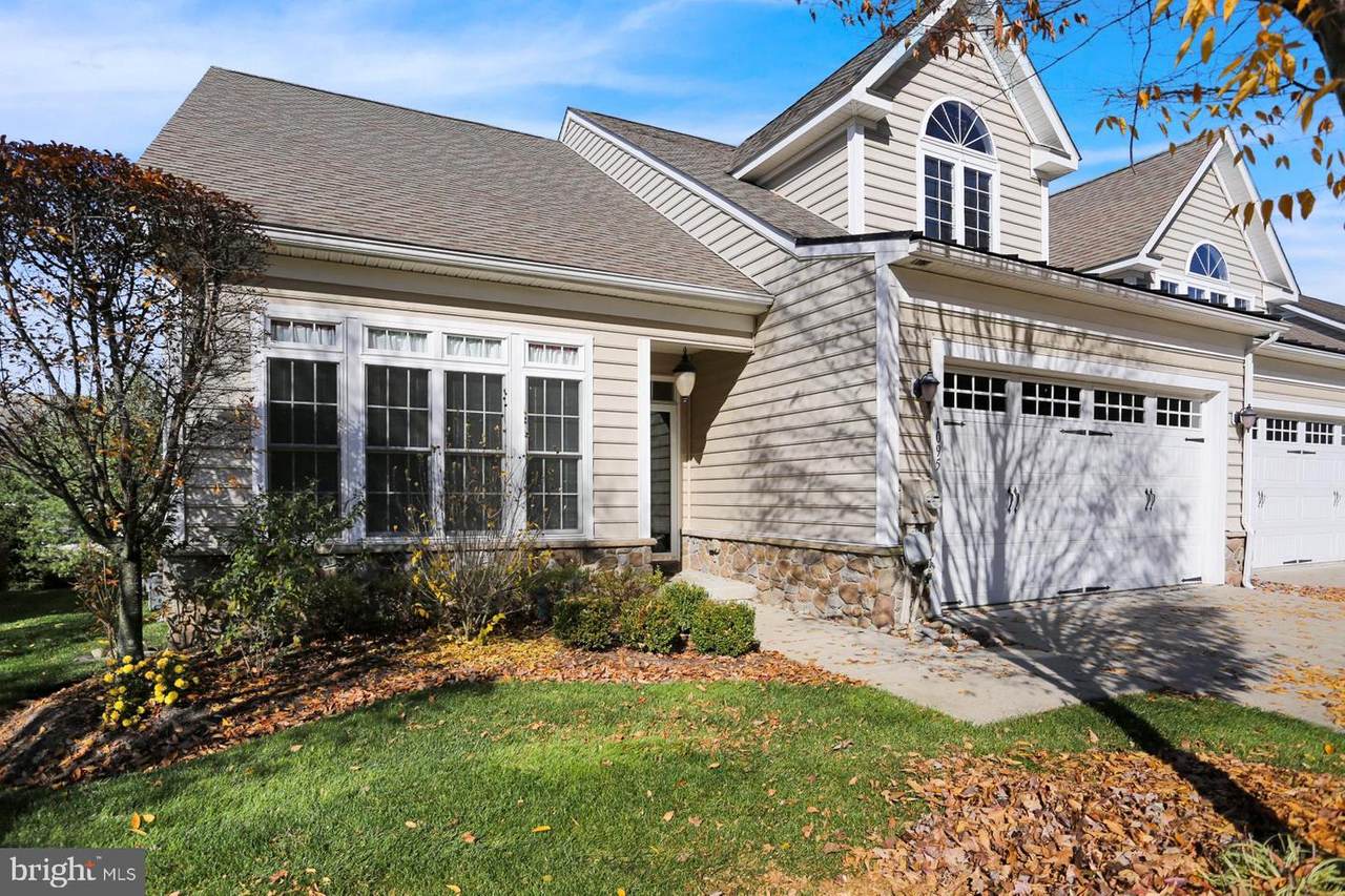 1095 Balfour Circle - Photo 1