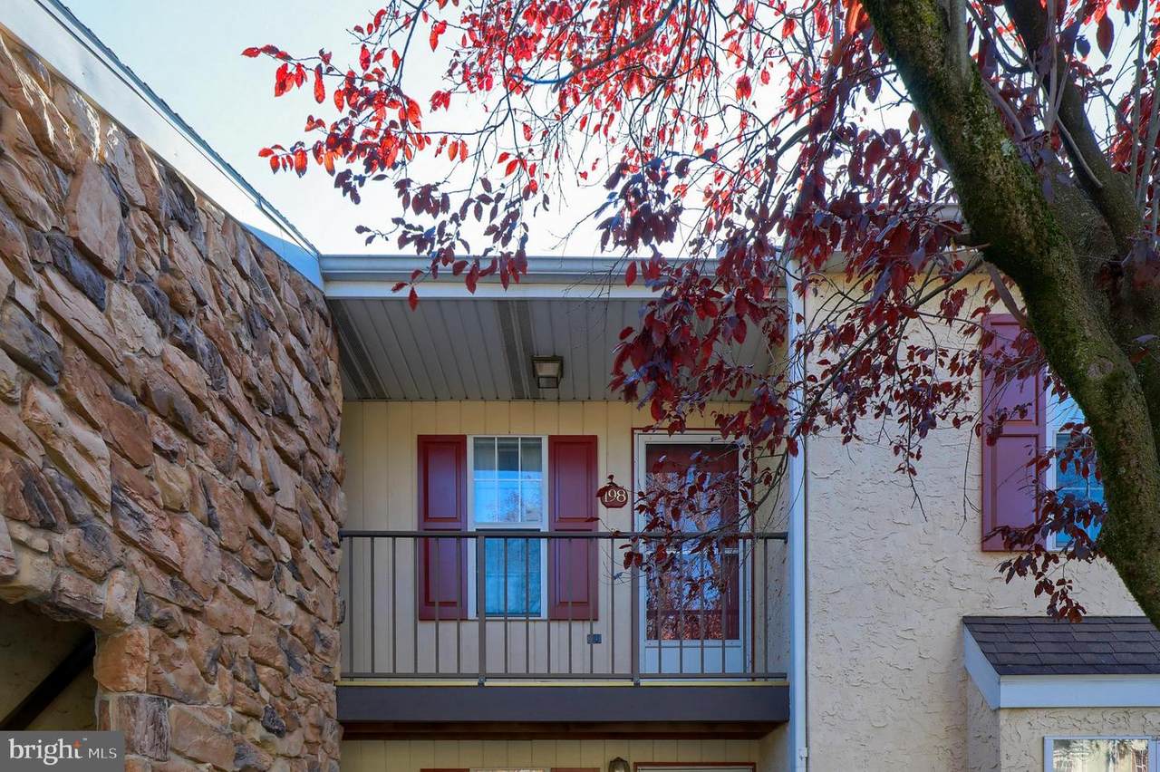 198 Oak Knoll Circle - Photo 1