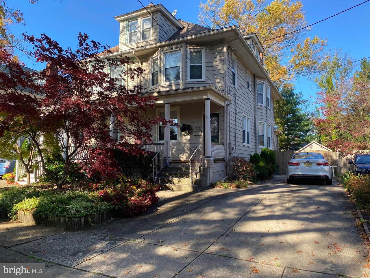 911 Oriental Avenue - Photo 1