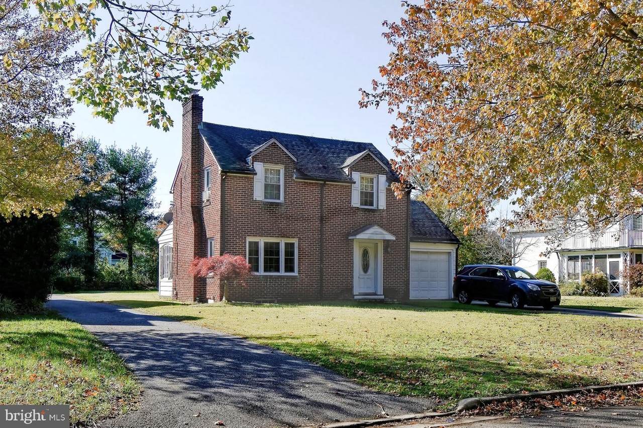 31 Fenwick Drive - Photo 1