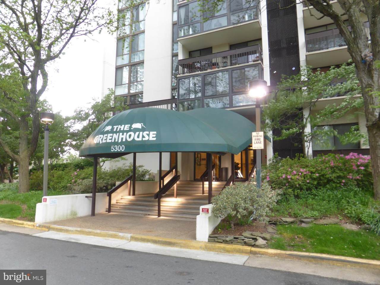 5300 Holmes Run Parkway - Photo 1