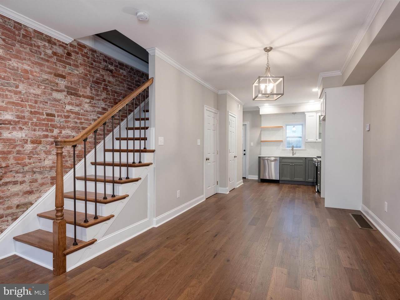 452 Flora Street - Photo 1