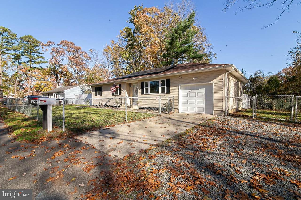 140 Hunter Boulevard - Photo 1