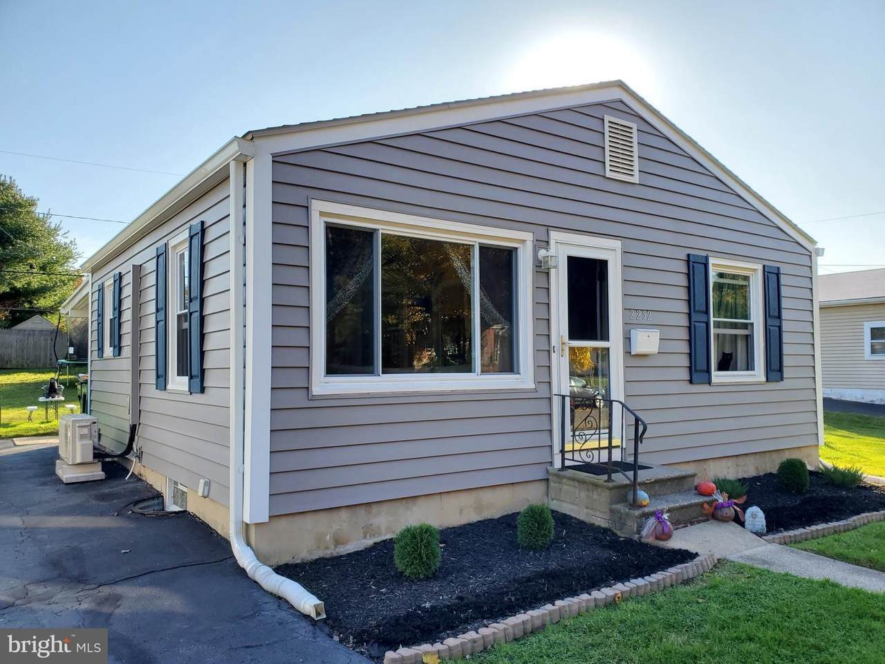 2252 Monroe Avenue - Photo 1