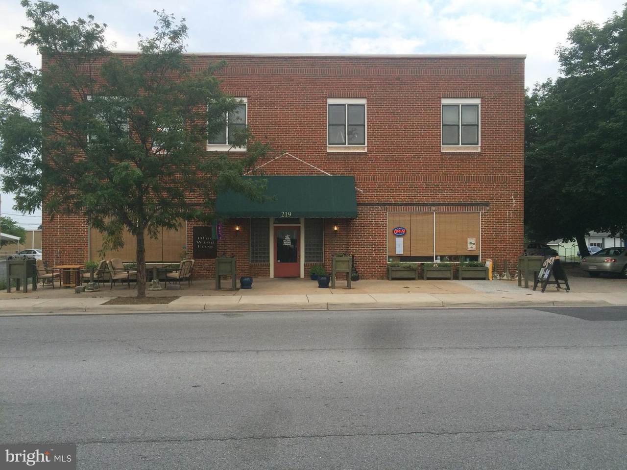 219 Chester Street - Photo 1