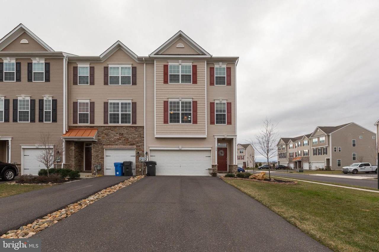 209 Kinsale Lane - Photo 1