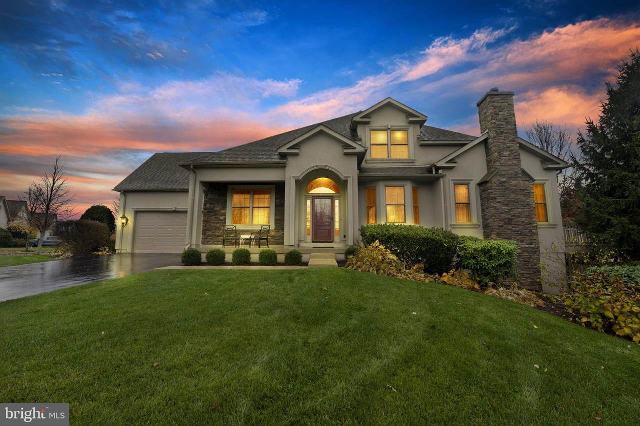 201 Country Club Drive - Photo 1