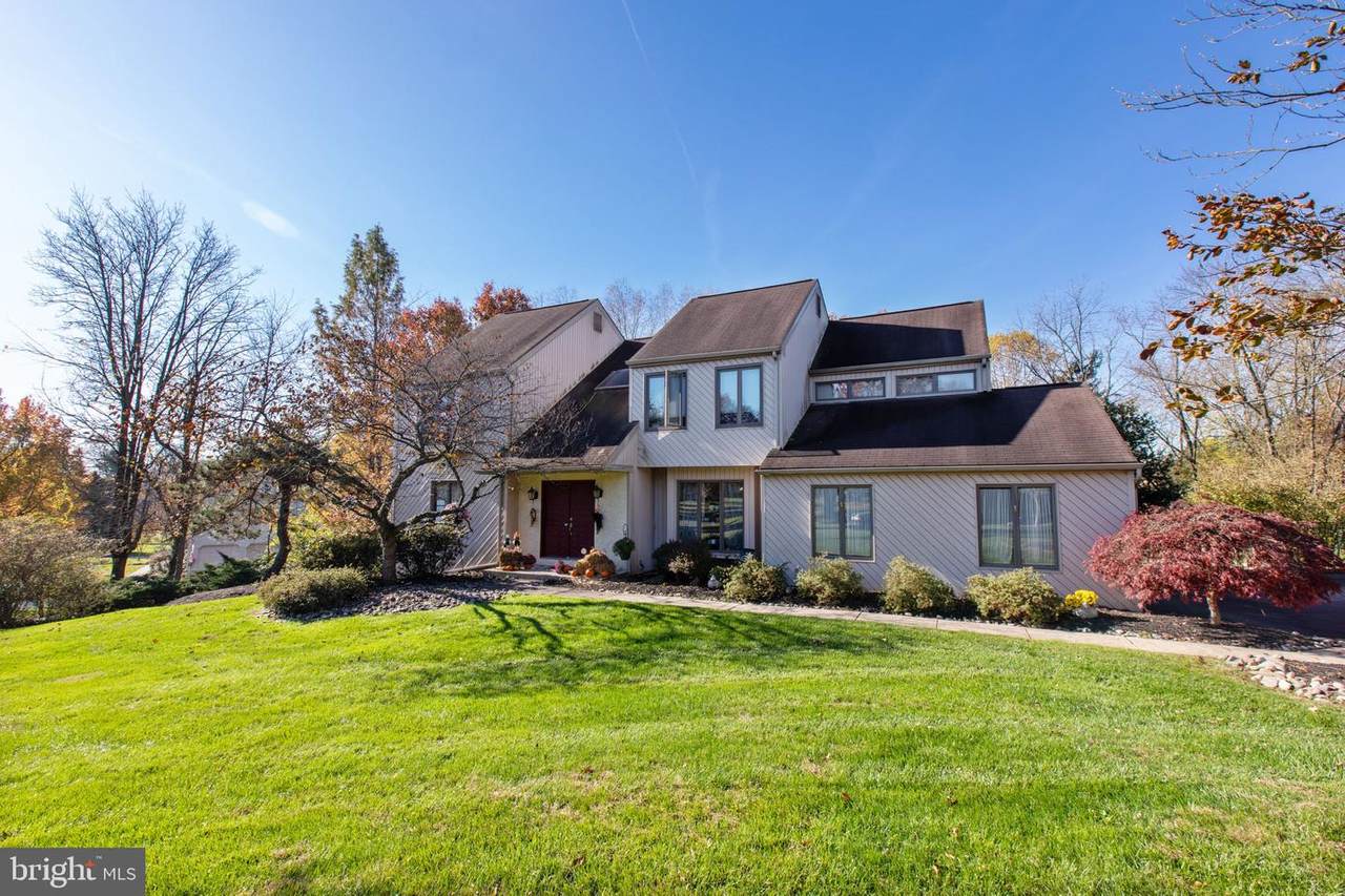 216 Stefan Place - Photo 1
