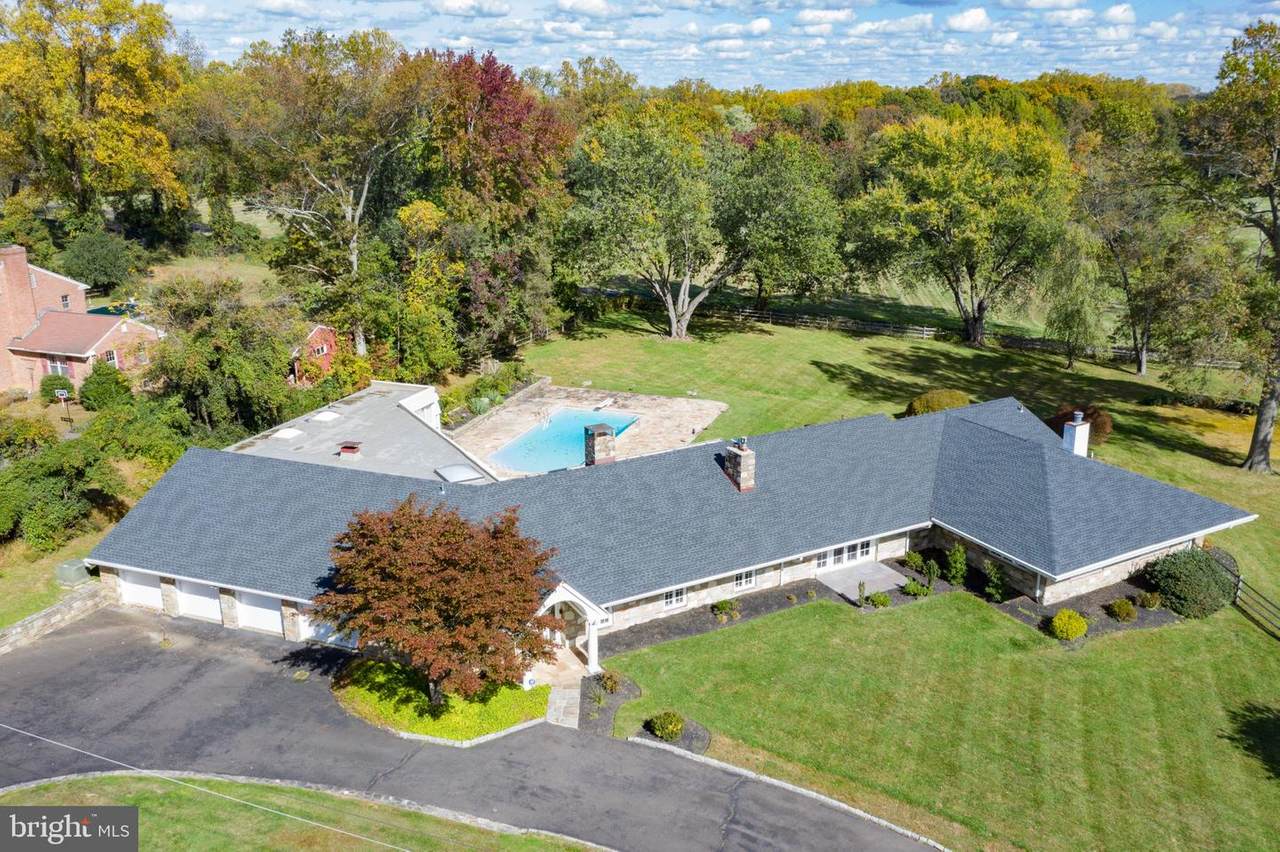 1835 Cathedral Road - Photo 1