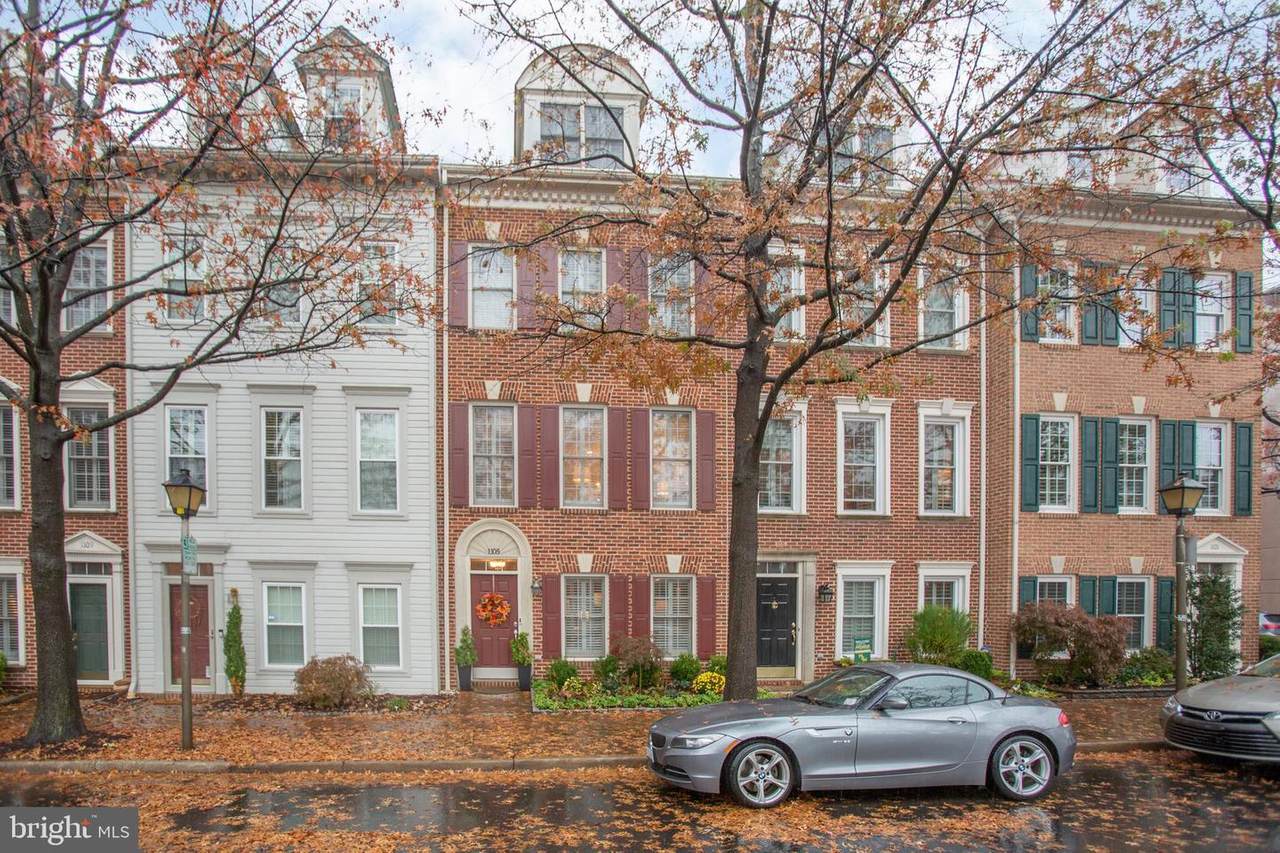 1105 Royal Street - Photo 1