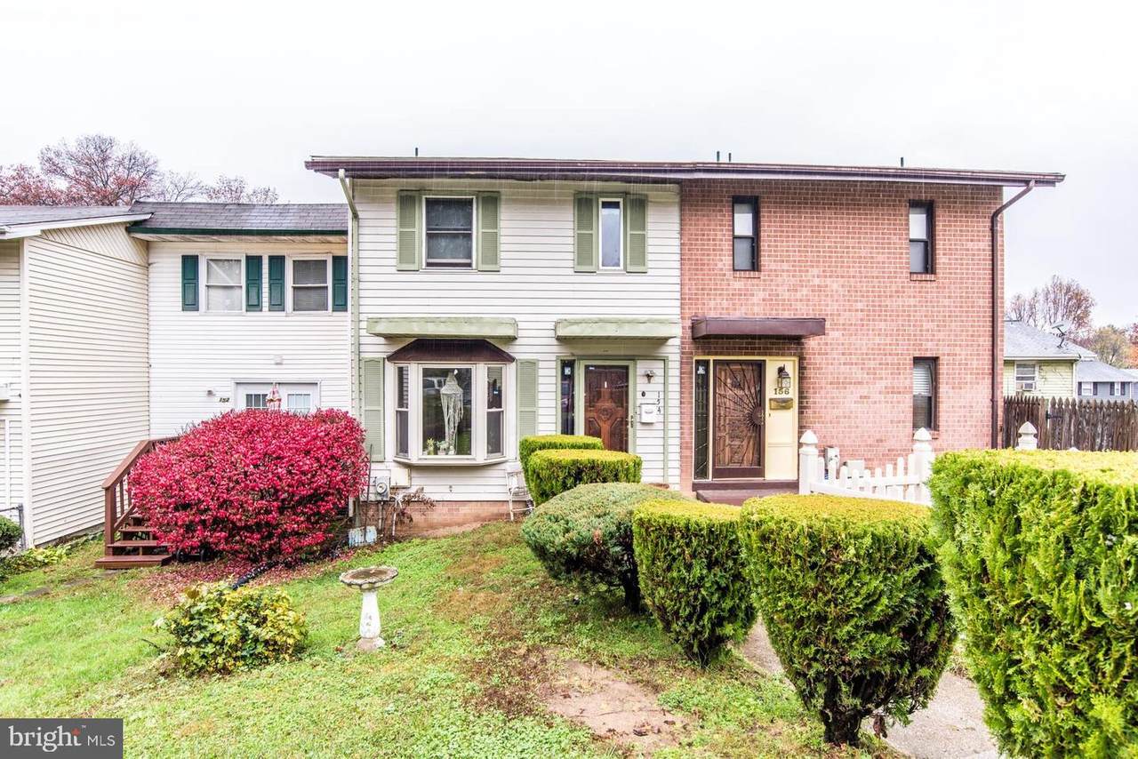 154 Daimler Drive - Photo 1