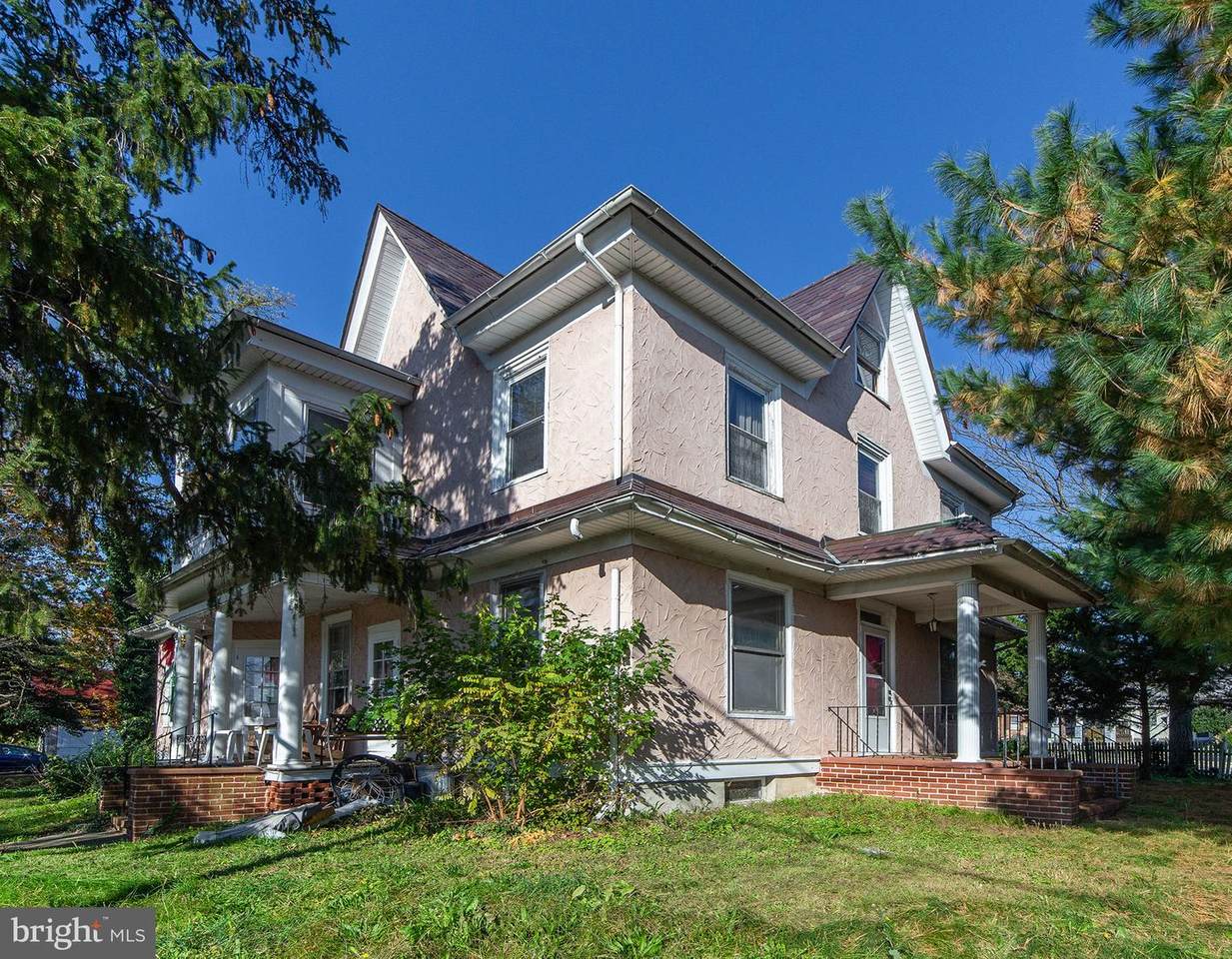 98 Chestnut Street - Photo 1