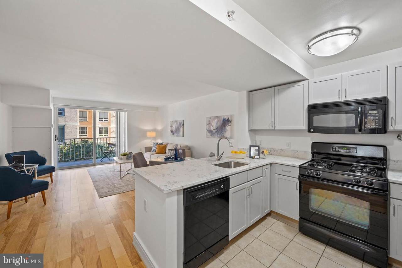 800 4TH Street - Photo 1
