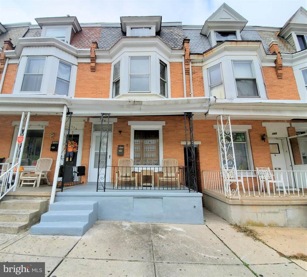 758 13TH Street - Photo 1