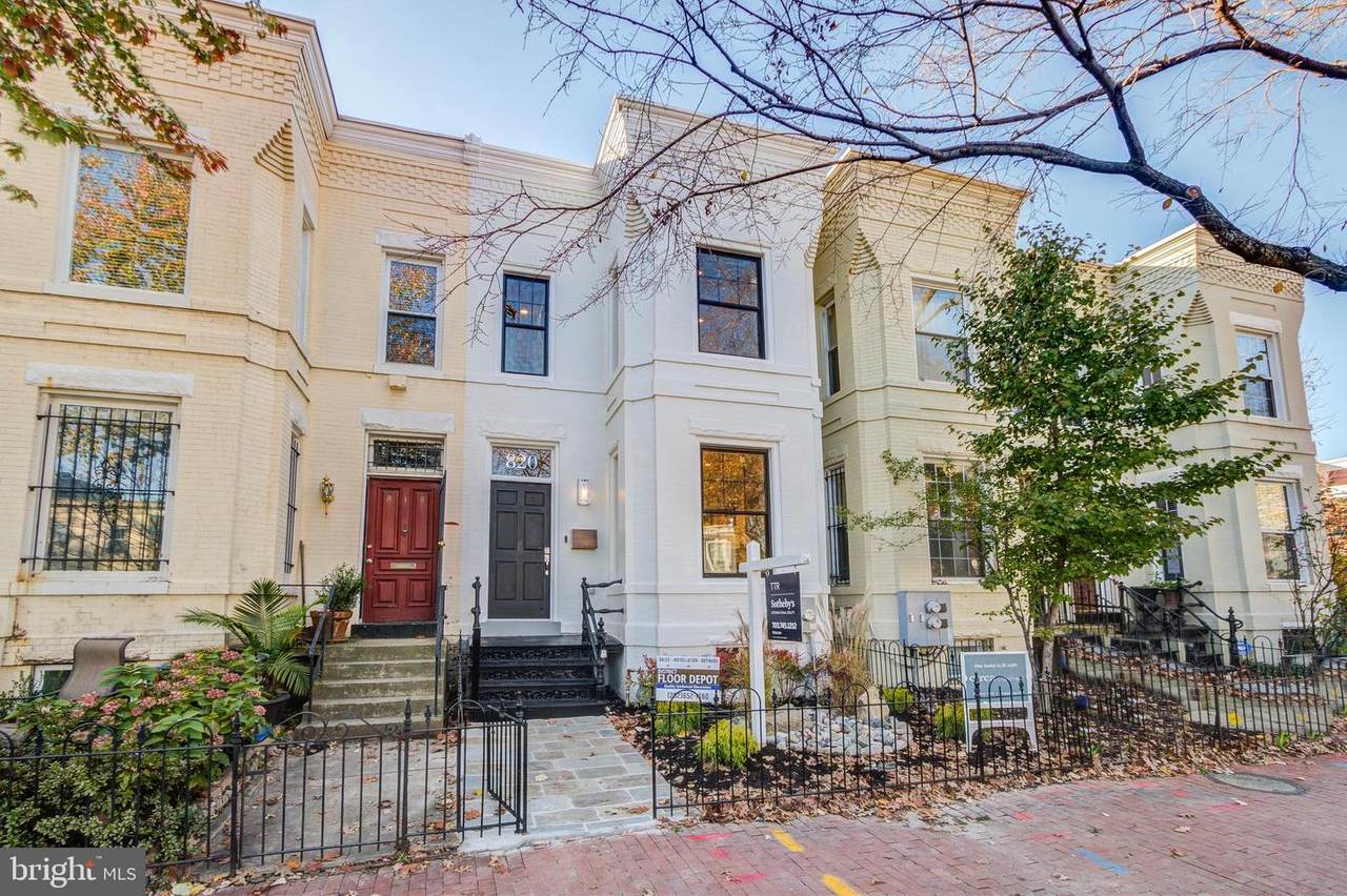 820 9TH Street - Photo 1