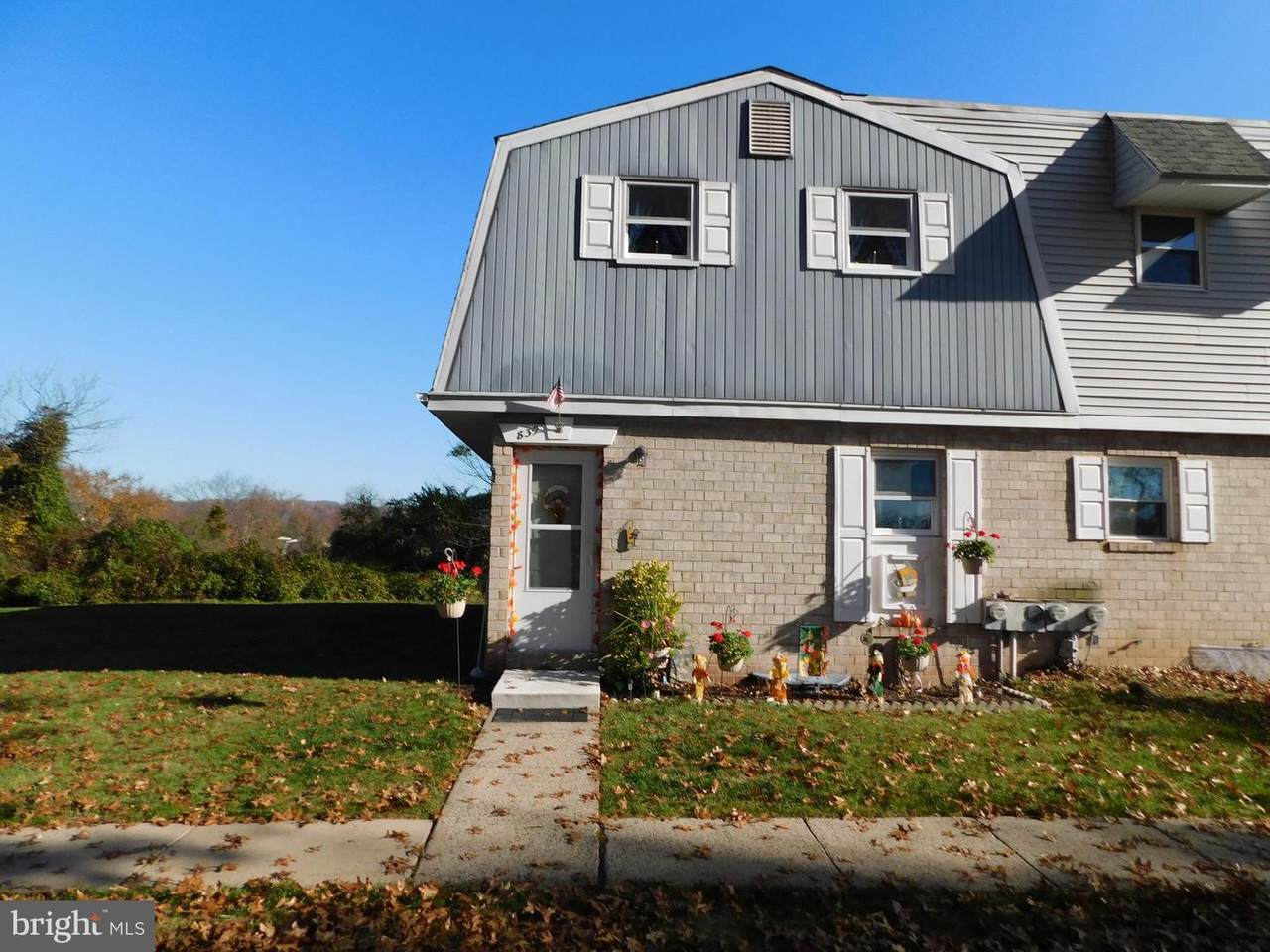 839 Village Lane - Photo 1