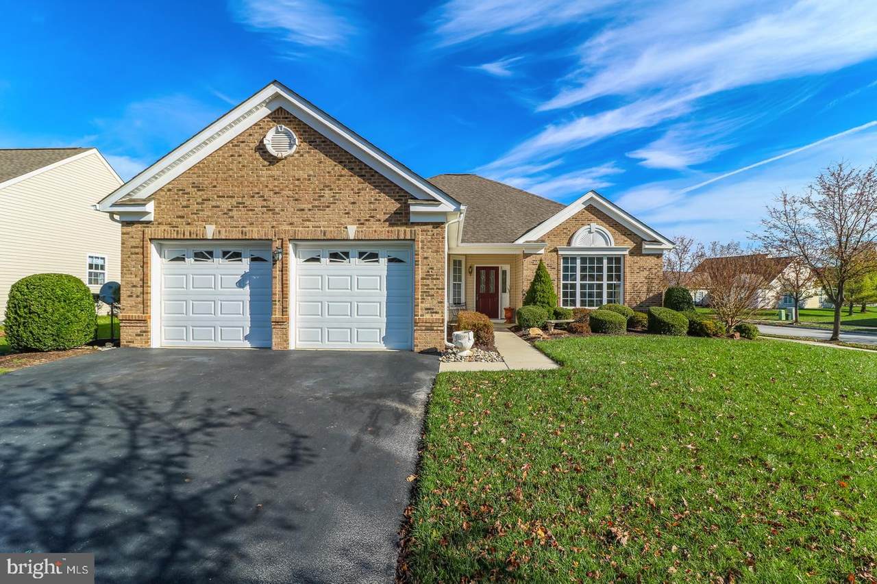 613 Poets Way - Photo 1