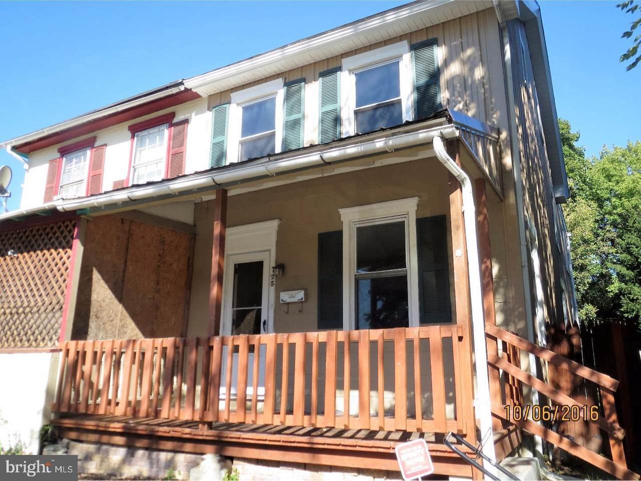 725 Chestnut Street - Photo 1